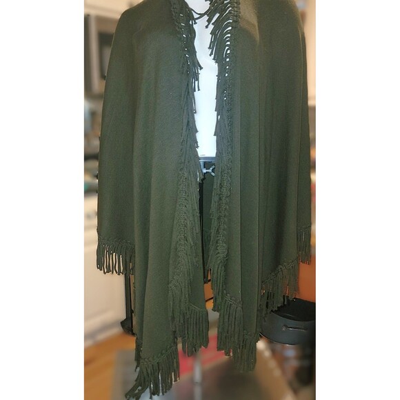 COLDWATER CREEK Fringe Knit Wrap Shawl Sage Green Cape Poncho One Size Brand NEW - Picture 16 of 16